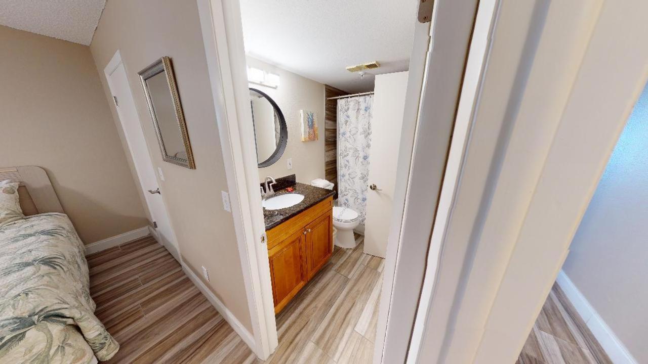 301 Sandy Shores Condos St. Pete Beach Extérieur photo